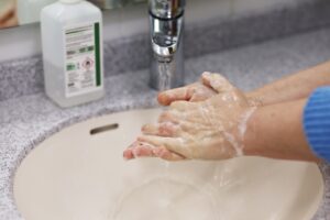 浴室で白檀アロマを使った美肌ケアの効果は？