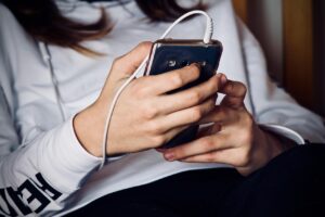 お風呂で音楽を楽しむためのおすすめアイテムは？