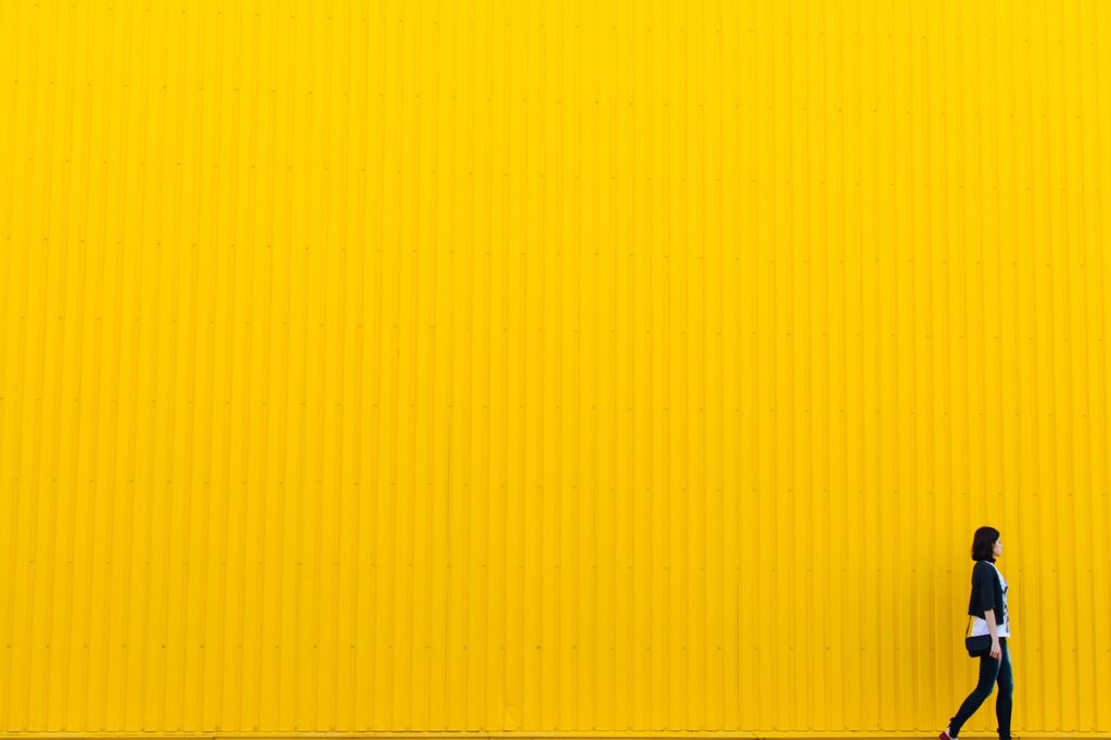 湯船に入ると敏感肌がしみる原因は何ですか？