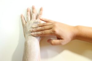 入浴中にボディスクラブはどの部位に使うべき？